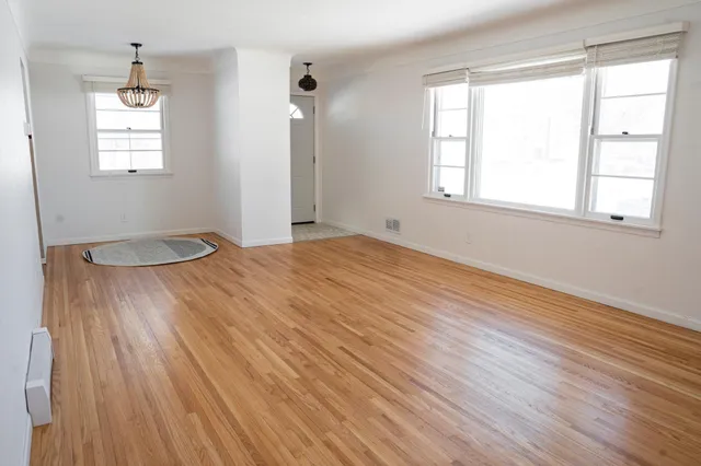 $284,900 | 1176 Lawson Avenue East, St. Paul, MN 55106