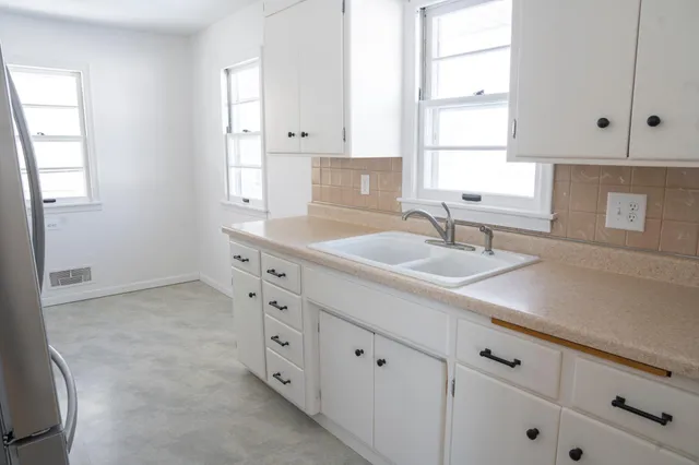 $284,900 | 1176 Lawson Avenue East, St. Paul, MN 55106