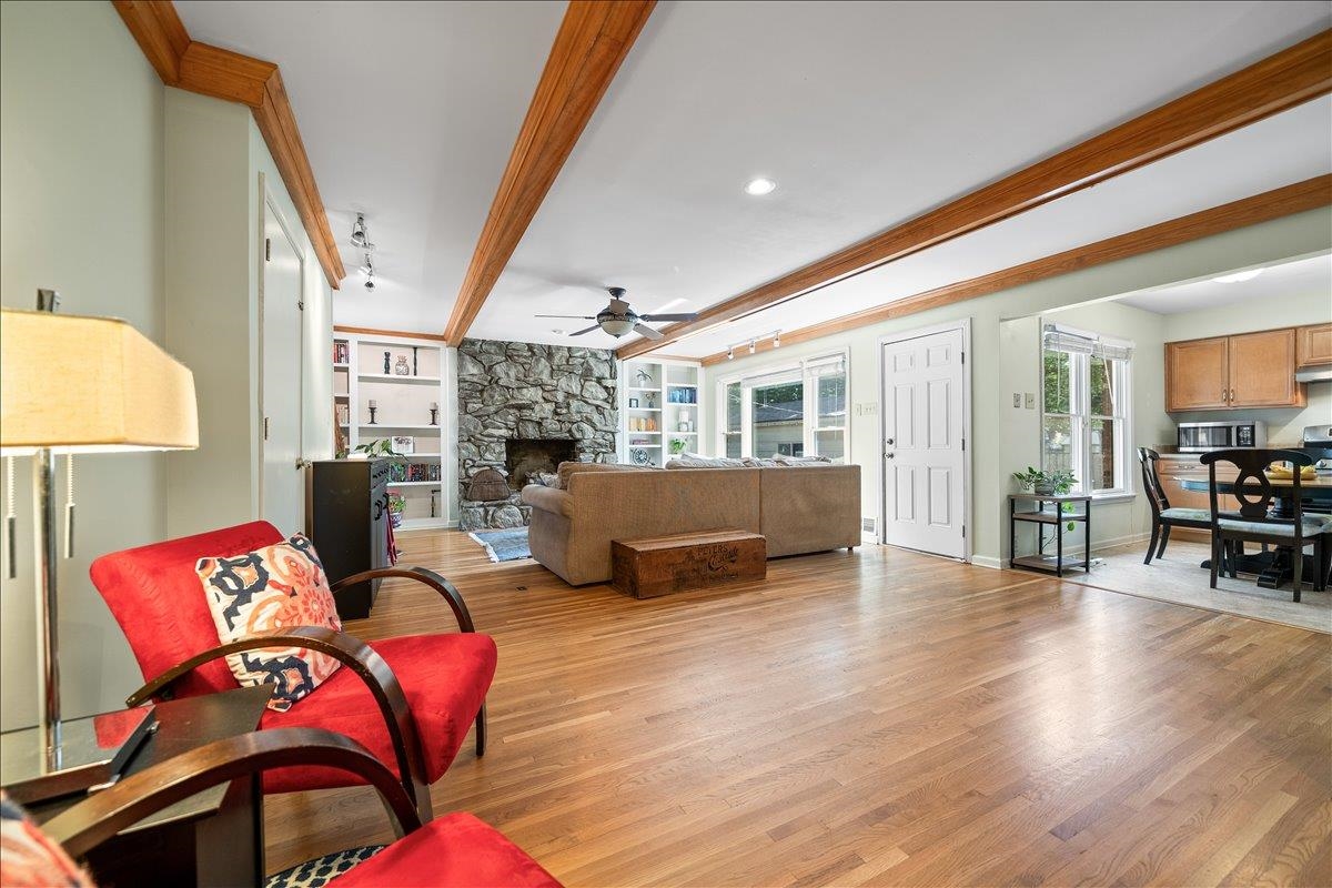 4847 Kaye Road Memphis, TN 38117 - Photo 15 of 40 a living room with furniture and wooden floor