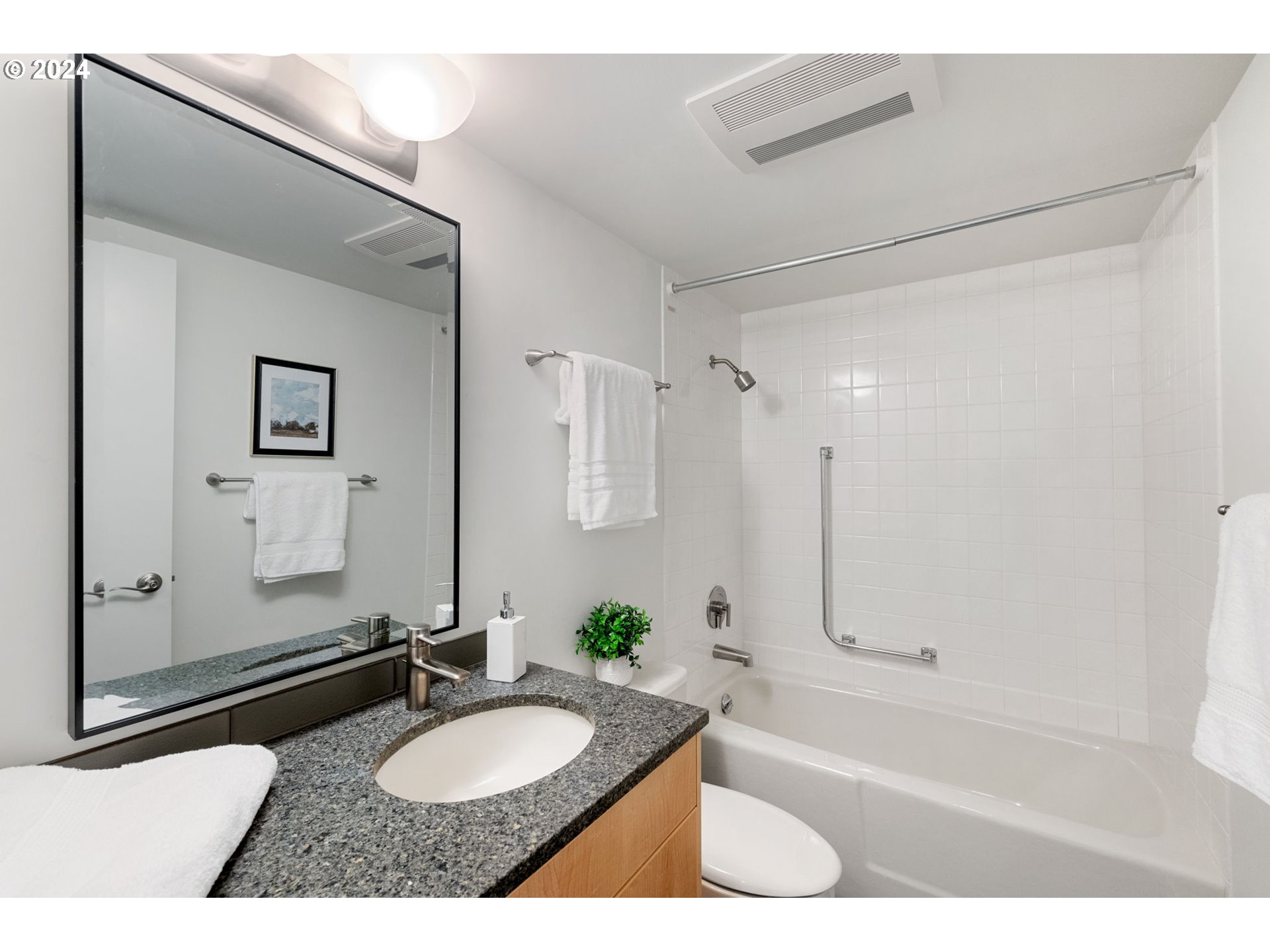 2221 Southwest 1st Avenue, Unit 1622 Portland, OR 97201 - Photo 33 of 48 Bathroom