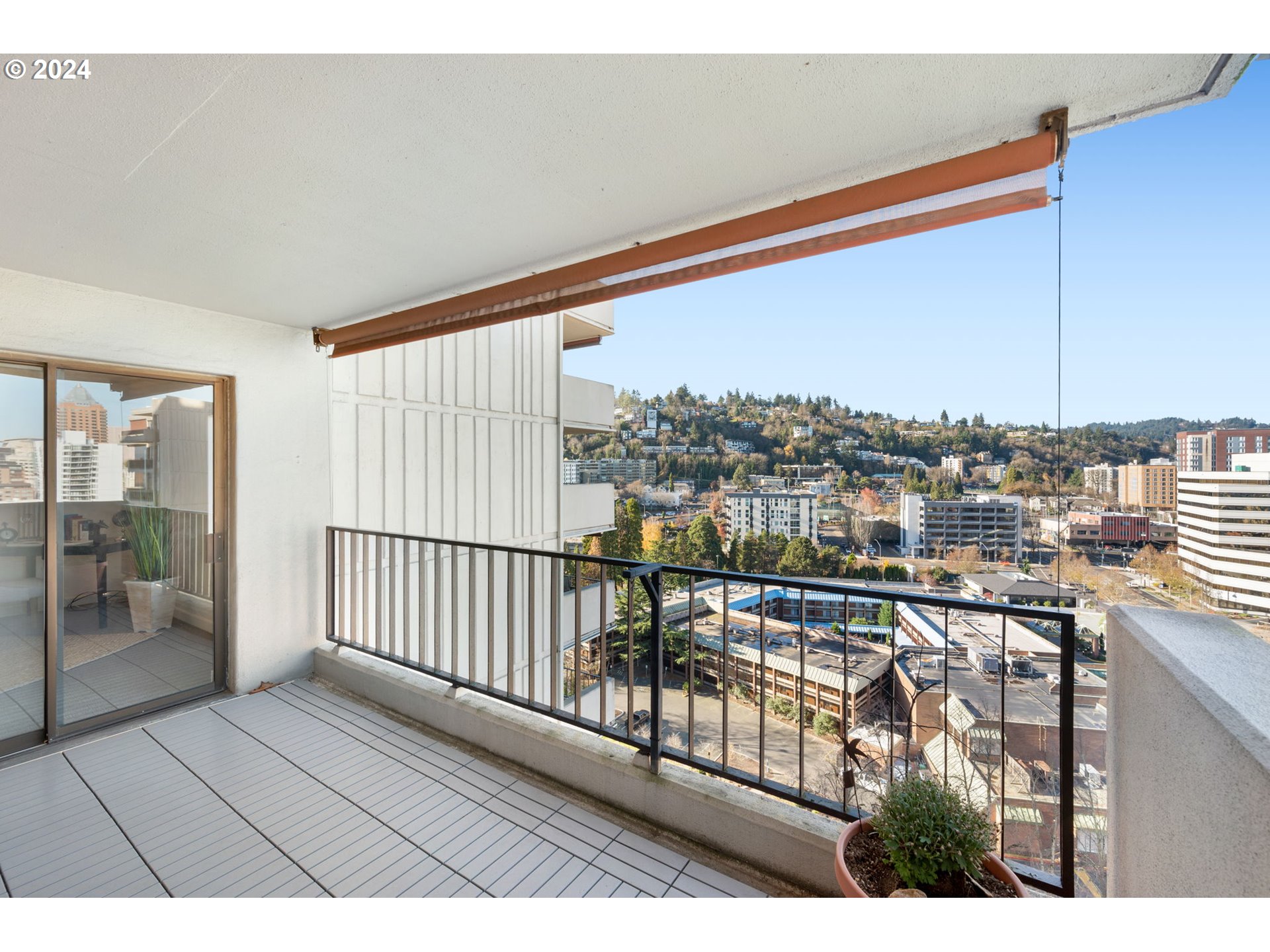 2221 Southwest 1st Avenue, Unit 1622 Portland, OR 97201 - Photo 37 of 48 Balcony
