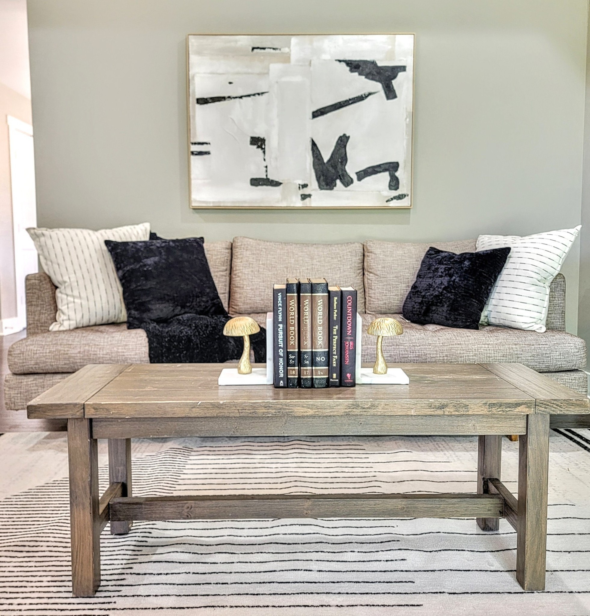 961 Big Springs Road Charlotte, TN 37036 - Photo 9 of 50 Curl up with a good book or a television program!