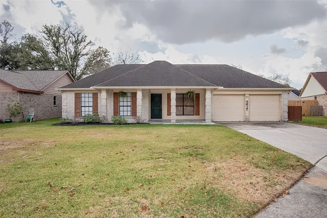$2,100 | 5617 Fresh Meadow, League City, TX 77573