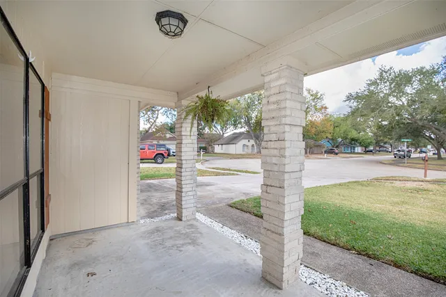 $2,100 | 5617 Fresh Meadow, League City, TX 77573