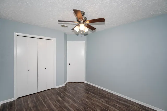 $2,100 | 5617 Fresh Meadow, League City, TX 77573