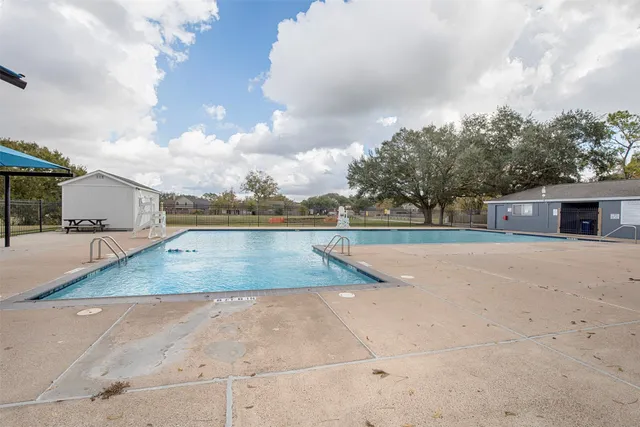 $2,100 | 5617 Fresh Meadow, League City, TX 77573