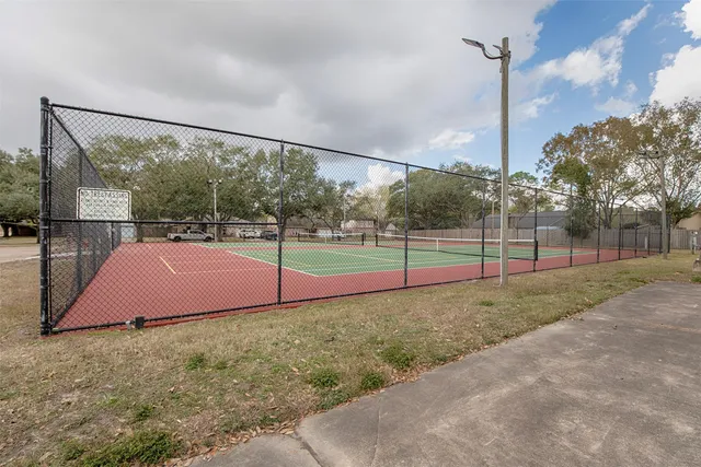 $2,100 | 5617 Fresh Meadow, League City, TX 77573