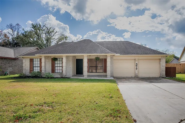$2,100 | 5617 Fresh Meadow, League City, TX 77573