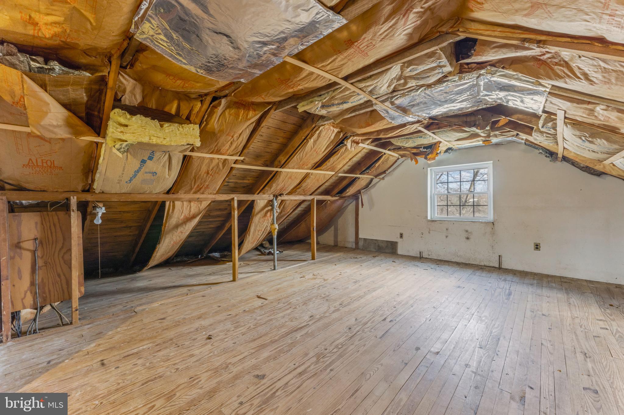 510 Branch Road Perkasie, PA 18944 - Photo 18 of 32 2nd Floor- Potential 3rd bedroom