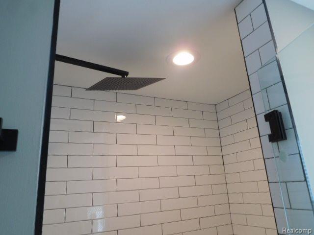 4350 Gregory Road Lake Orion, MI 48359 - Photo 20 of 37 Gallery Image 20