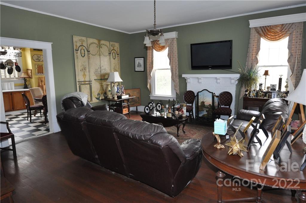 115 Smith Street Chester, SC 29706 - Photo 6 of 24 Gallery Image 6