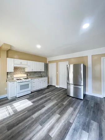 $2,500 | 15 8th Avenue, Unit A, Haverhill, MA 01830