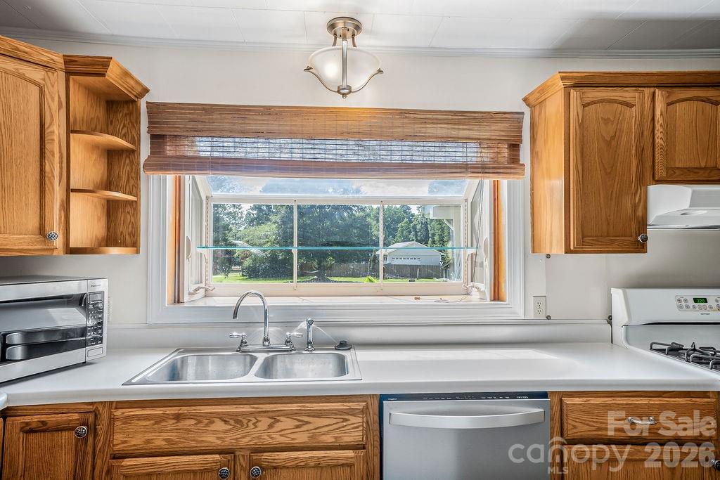 8095 Henry Harris Road Indian Land, SC 29707 - Photo 8 of 43 Gallery Image 8