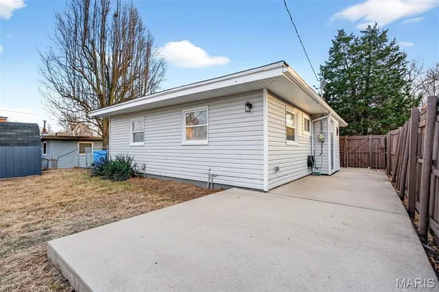 $136,500 | 19 Marquette Drive, Florissant, MO 63031