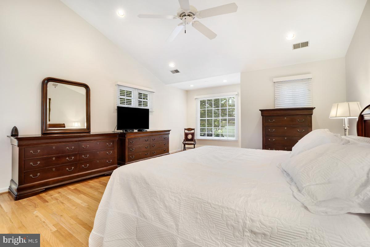 11433 Hollow Timber Way Reston, VA 20194 - Photo 25 of 45