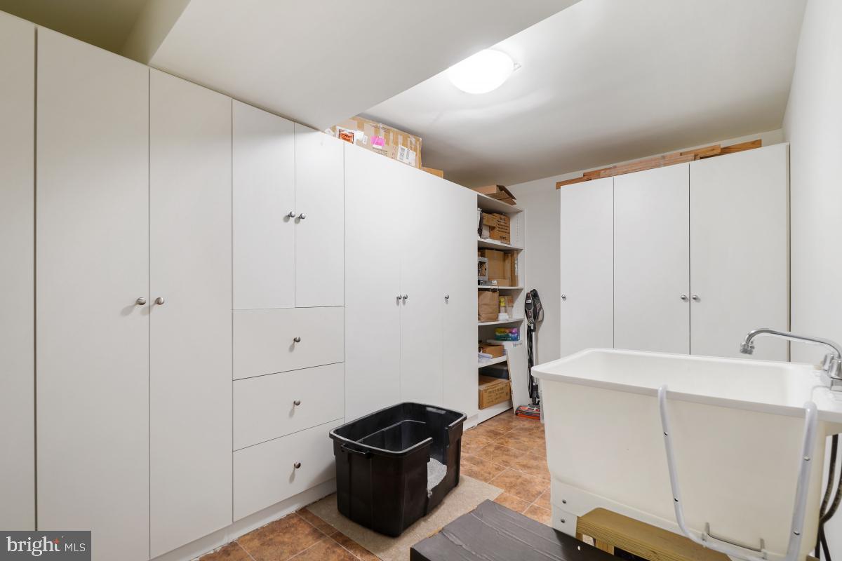 11433 Hollow Timber Way Reston, VA 20194 - Photo 39 of 45