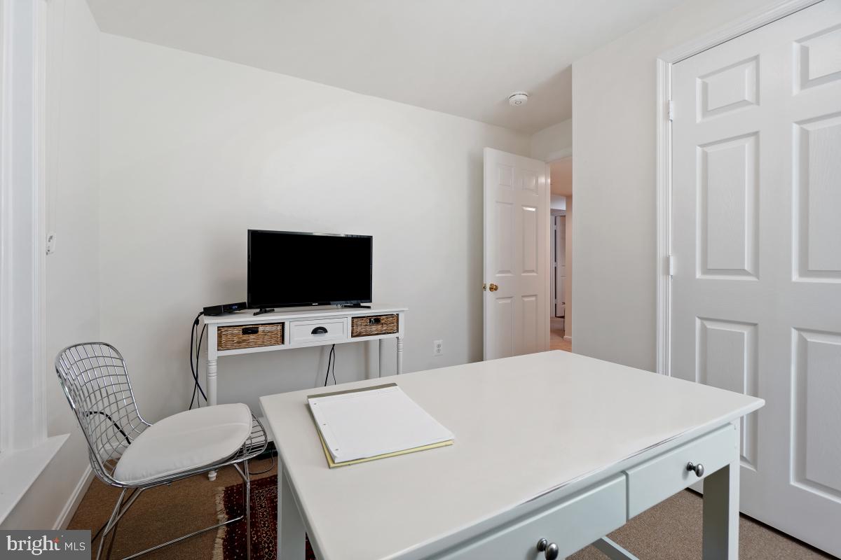 11433 Hollow Timber Way Reston, VA 20194 - Photo 41 of 45
