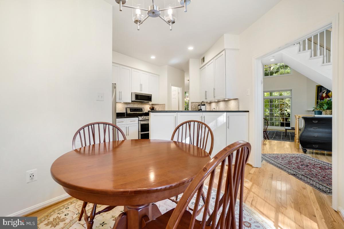 11433 Hollow Timber Way Reston, VA 20194 - Photo 7 of 45