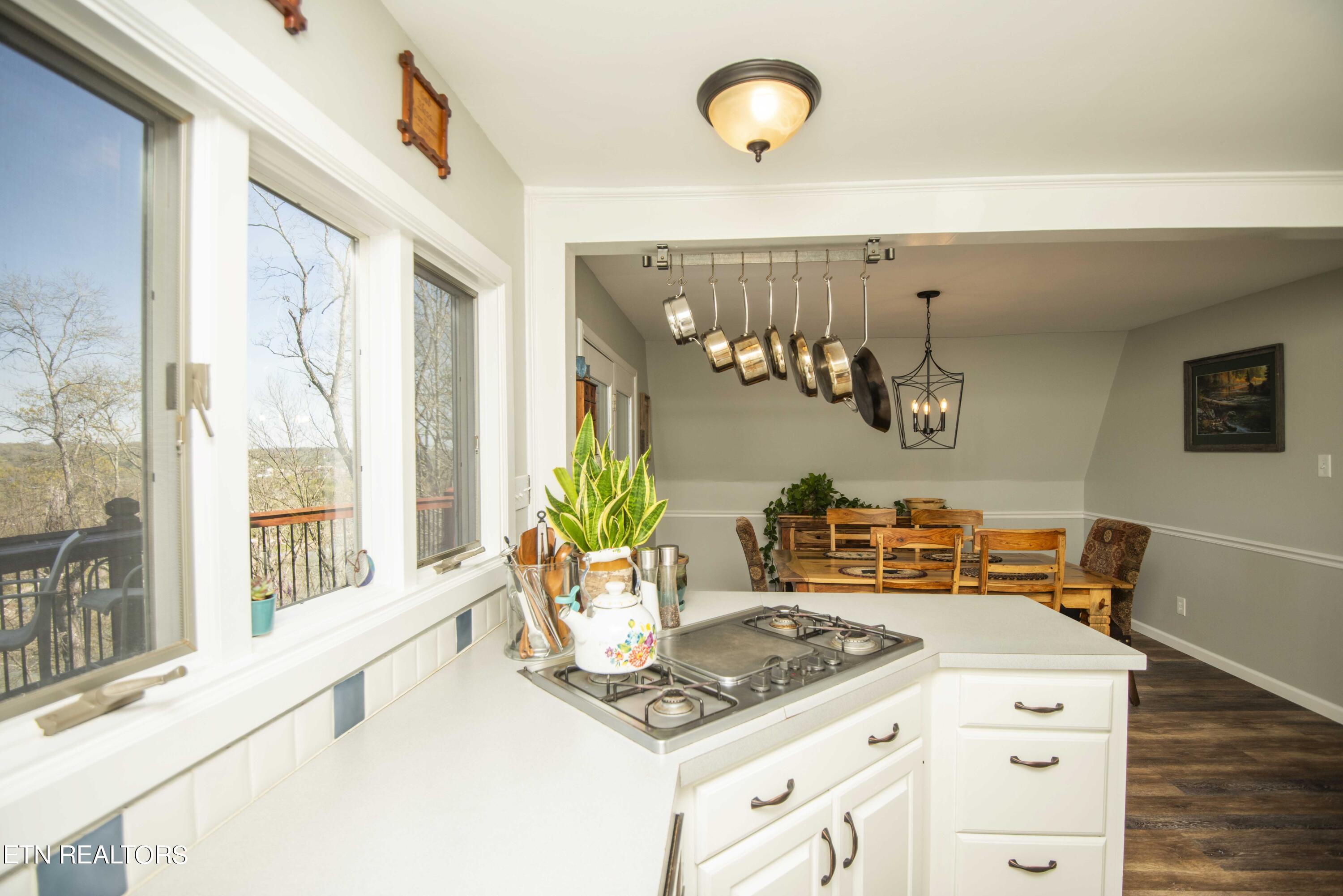 322 Ridgewood Drive Clinton, TN 37716 - Photo 15 of 58 kitchen 1_1