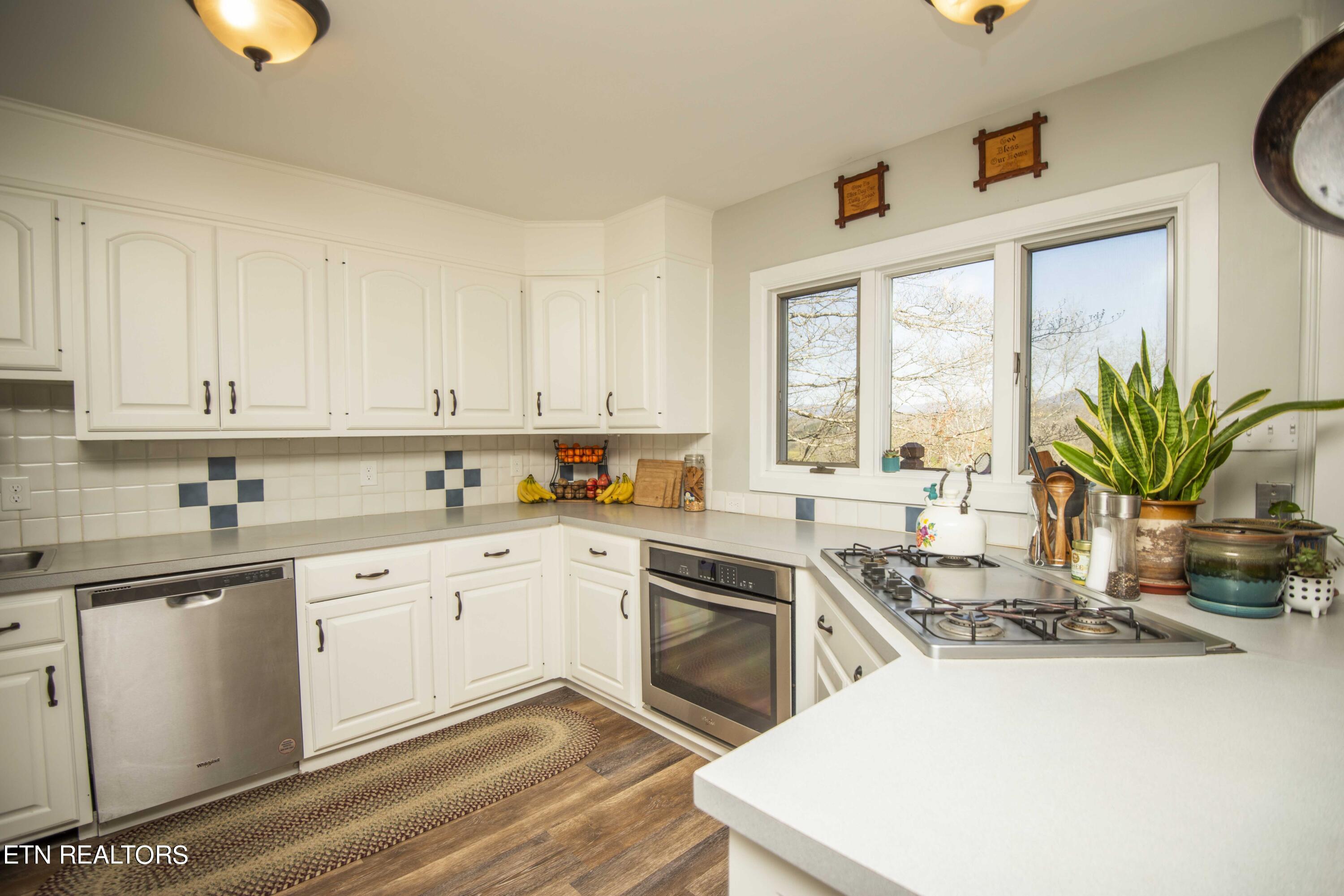 322 Ridgewood Drive Clinton, TN 37716 - Photo 16 of 58 kitchen 4_1