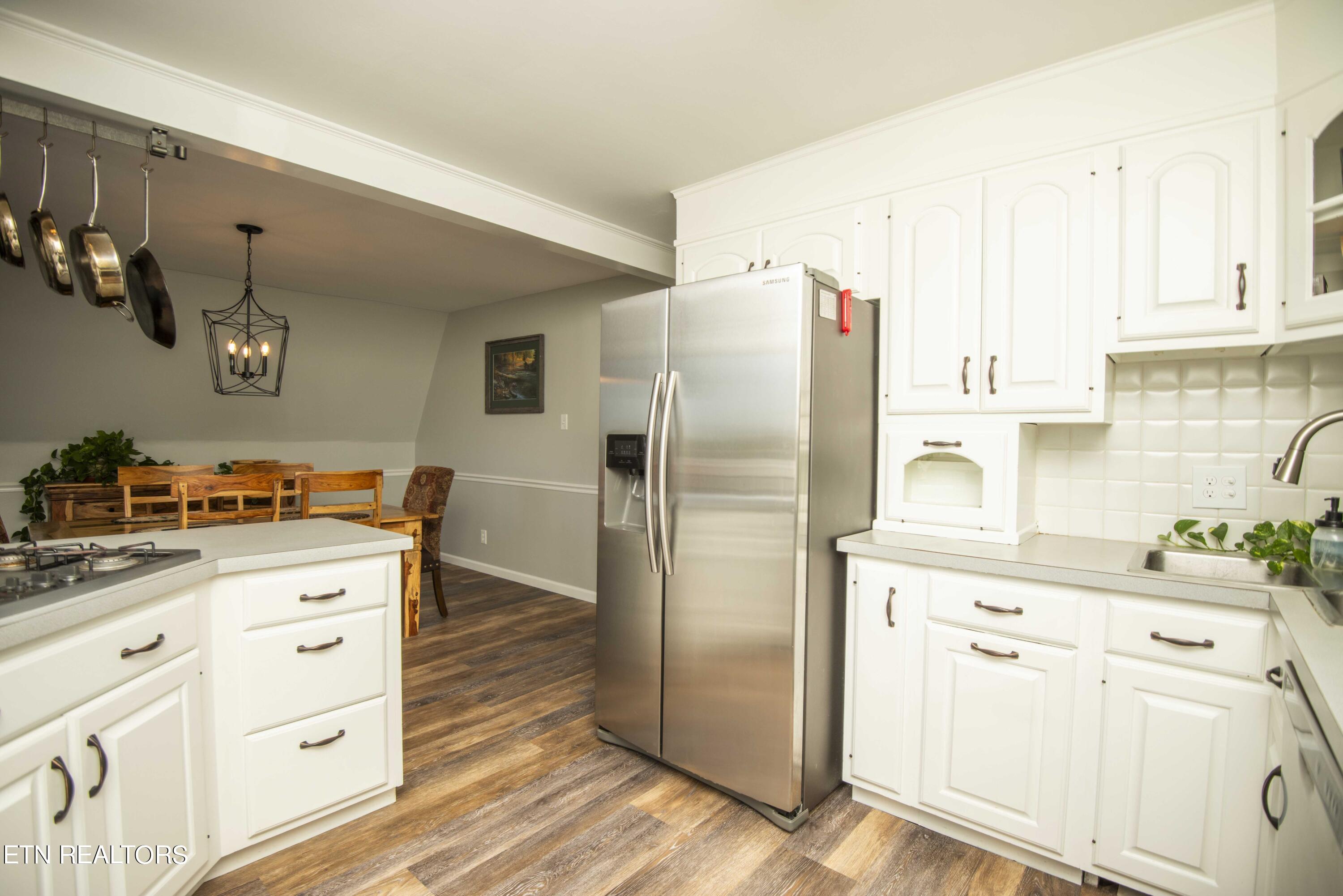 322 Ridgewood Drive Clinton, TN 37716 - Photo 19 of 58 kitchen_1