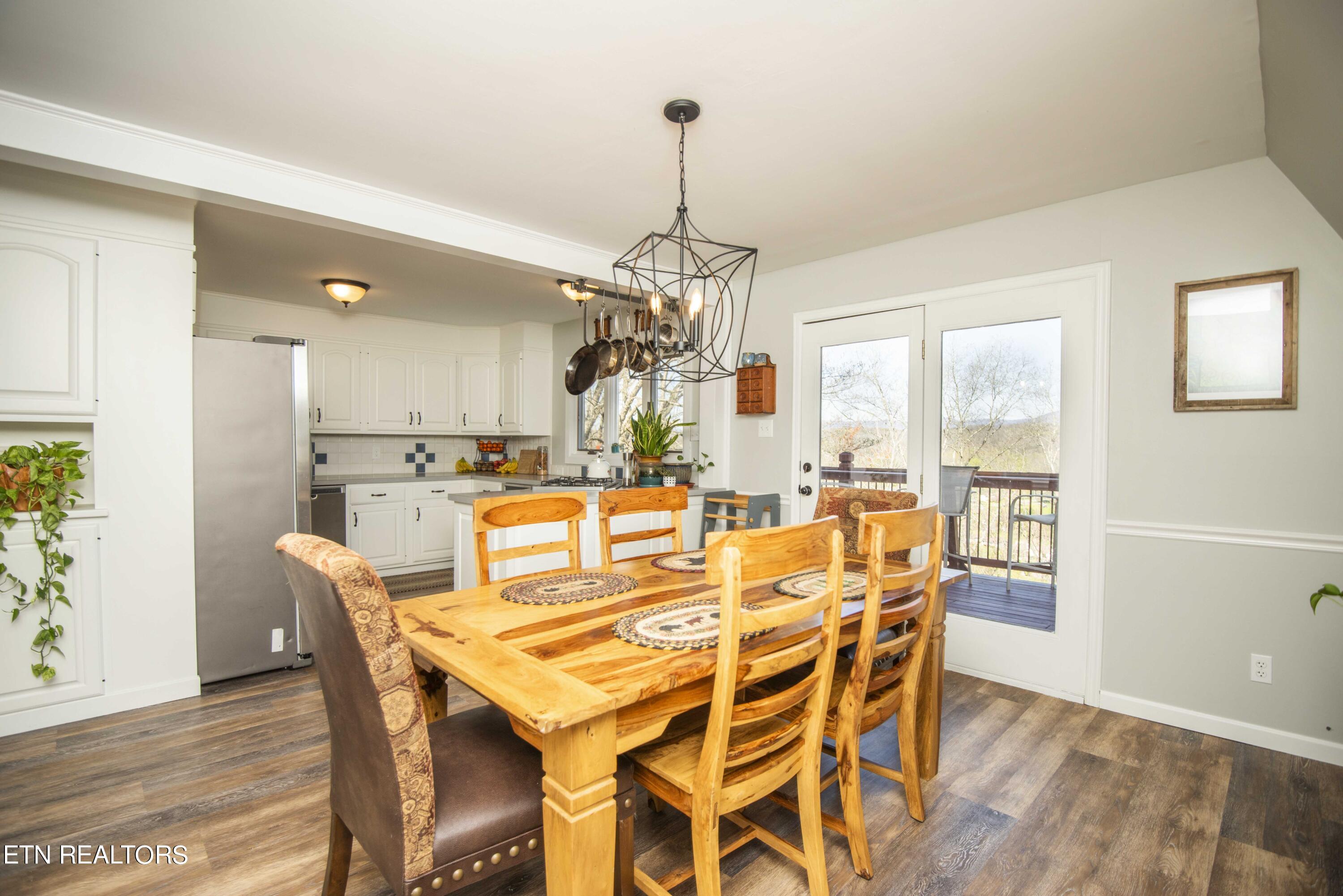 322 Ridgewood Drive Clinton, TN 37716 - Photo 20 of 58 dining 2_1