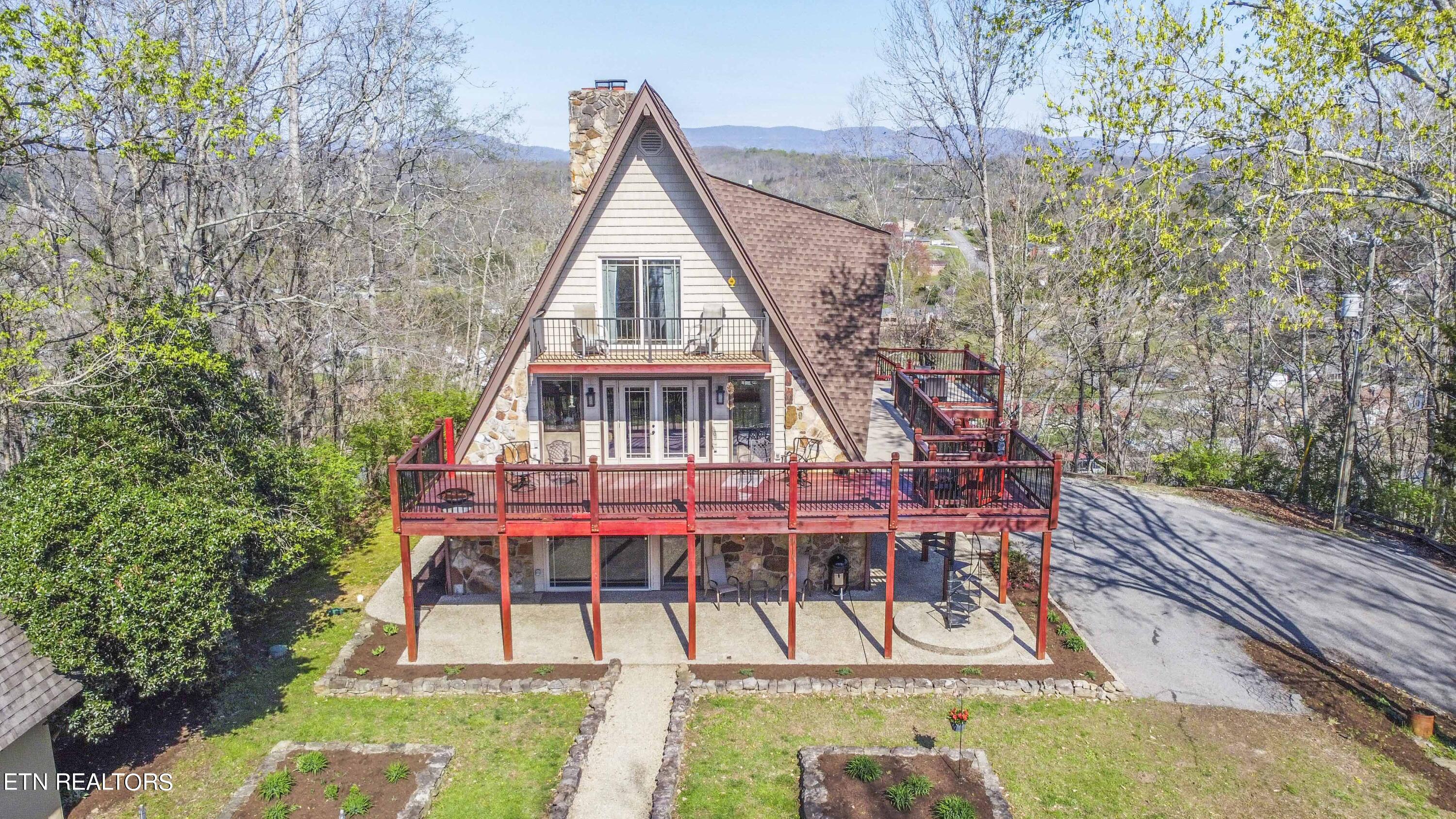 322 Ridgewood Drive Clinton, TN 37716 - Photo 2 of 58 drone 1_1