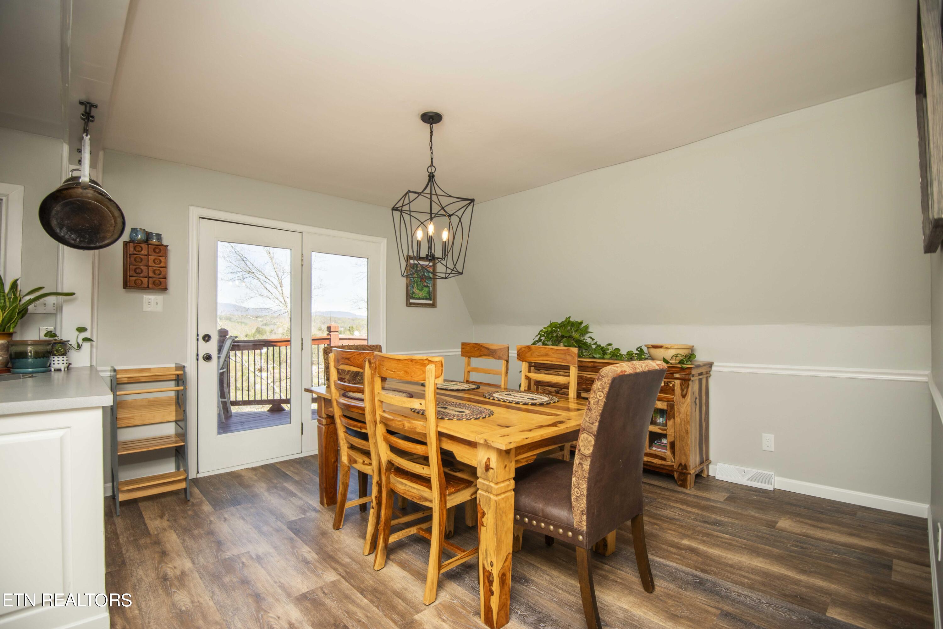 322 Ridgewood Drive Clinton, TN 37716 - Photo 21 of 58 dining 3_1