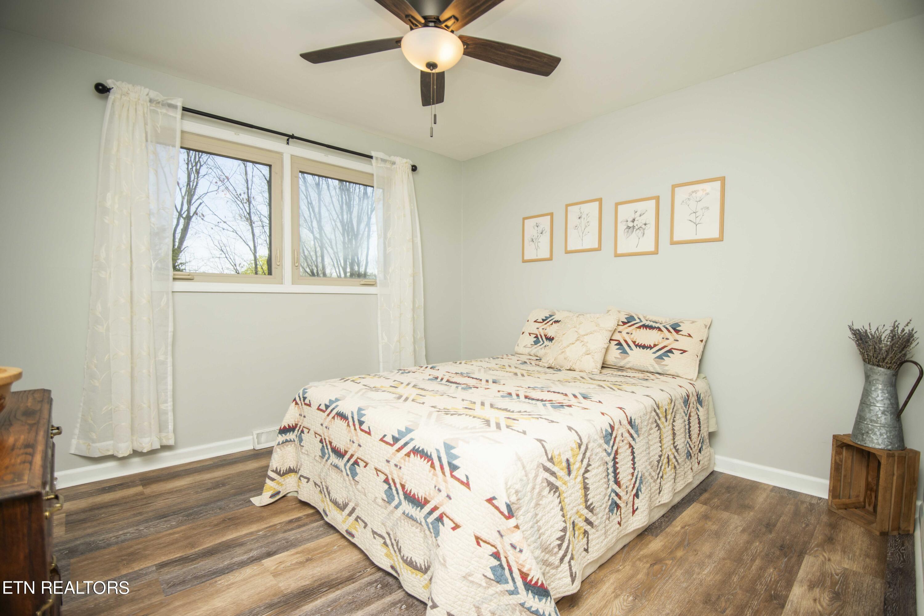 322 Ridgewood Drive Clinton, TN 37716 - Photo 23 of 58 second bed 3_1