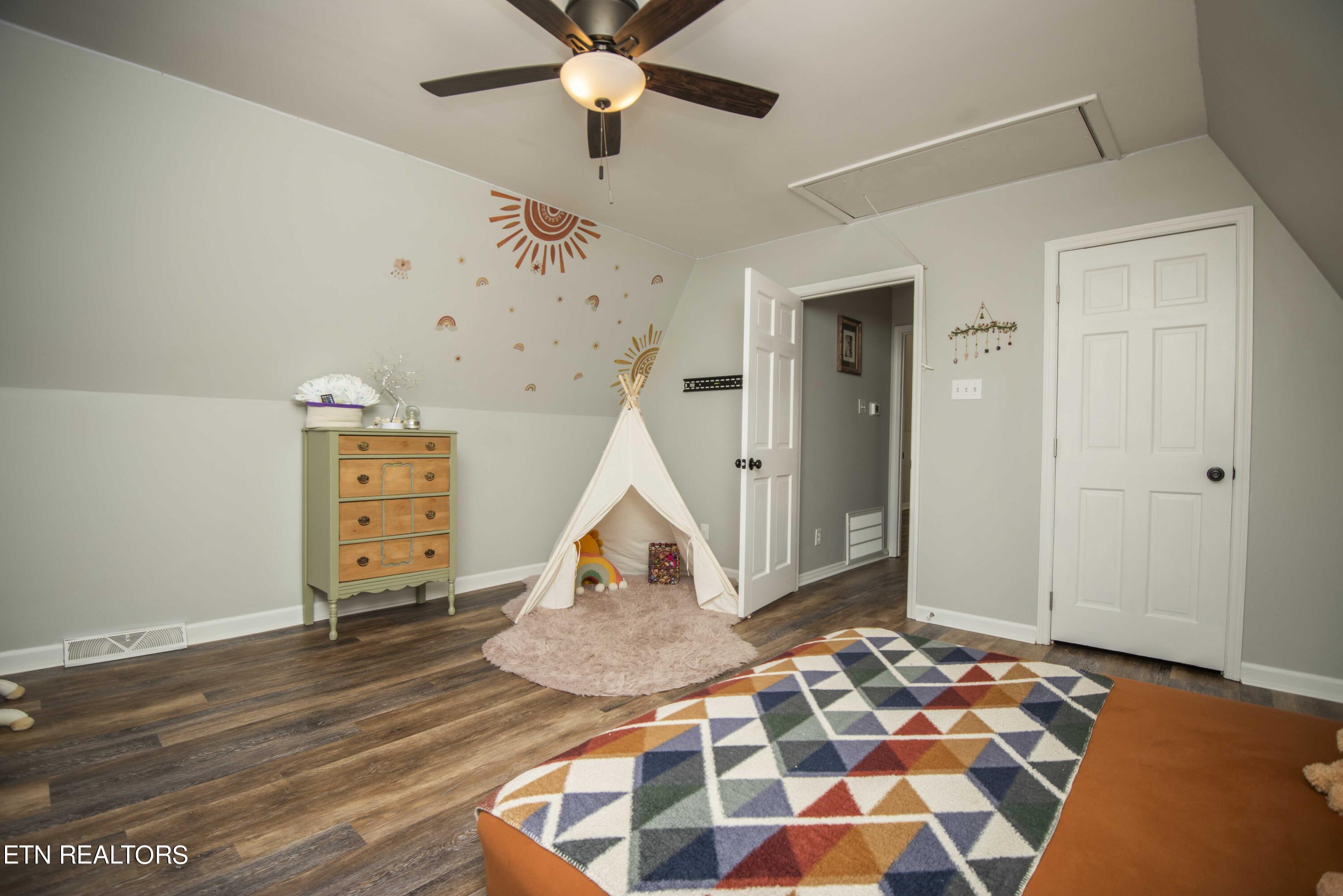 322 Ridgewood Drive Clinton, TN 37716 - Photo 27 of 58 third bed_1