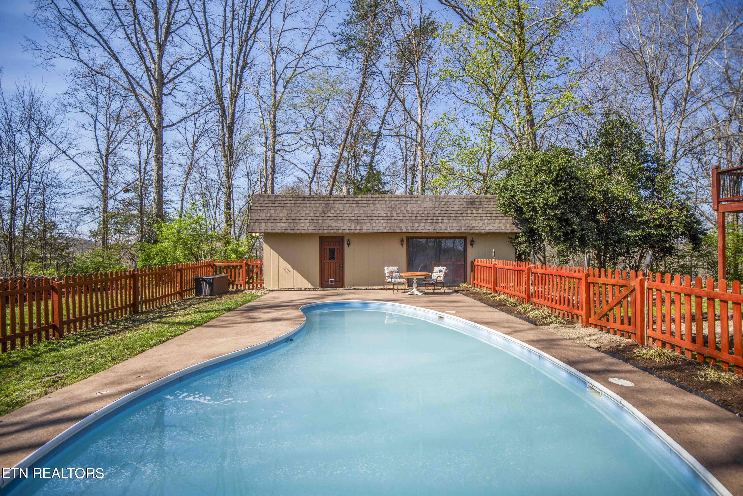 322 Ridgewood Drive Clinton, TN 37716 - Photo 46 of 58 yard 4_1