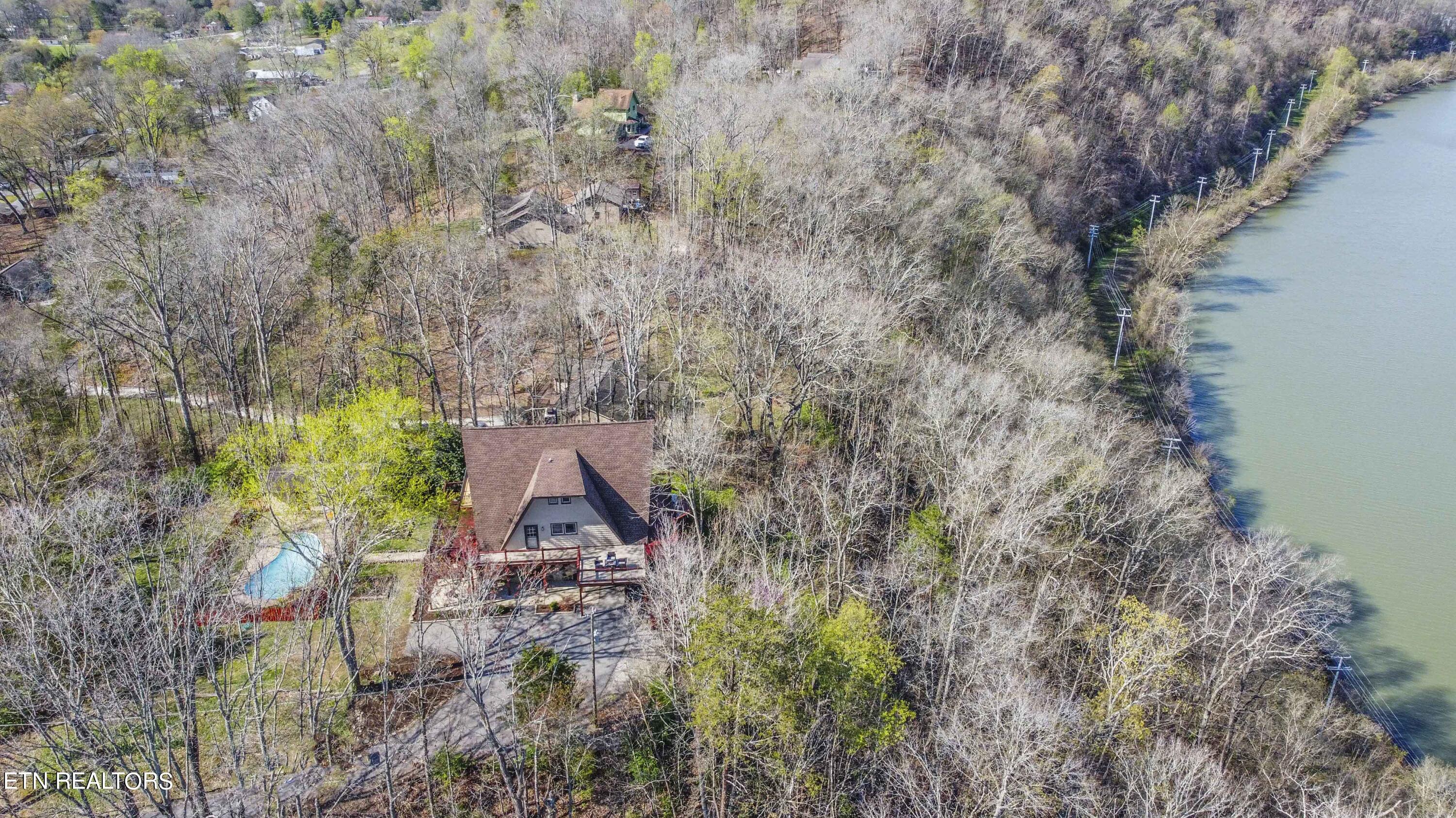 322 Ridgewood Drive Clinton, TN 37716 - Photo 56 of 58 drone 23_1