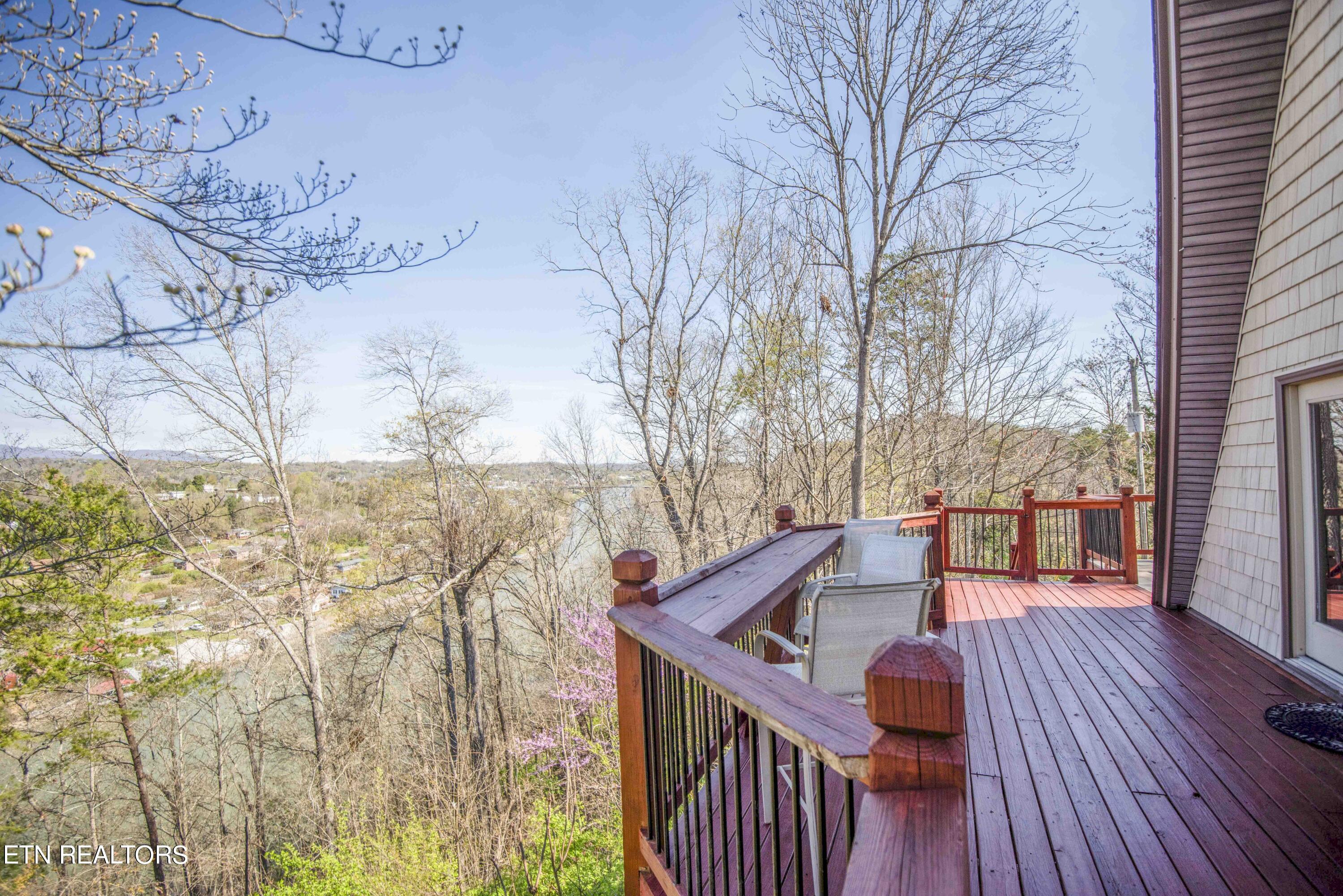 322 Ridgewood Drive Clinton, TN 37716 - Photo 8 of 58 Deck Off Kitchen