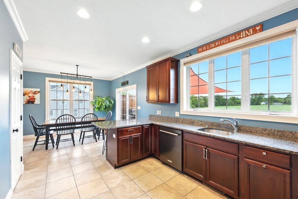 29 River Lodge Road South Hadley, MA 01075 - Photo 14 of 41