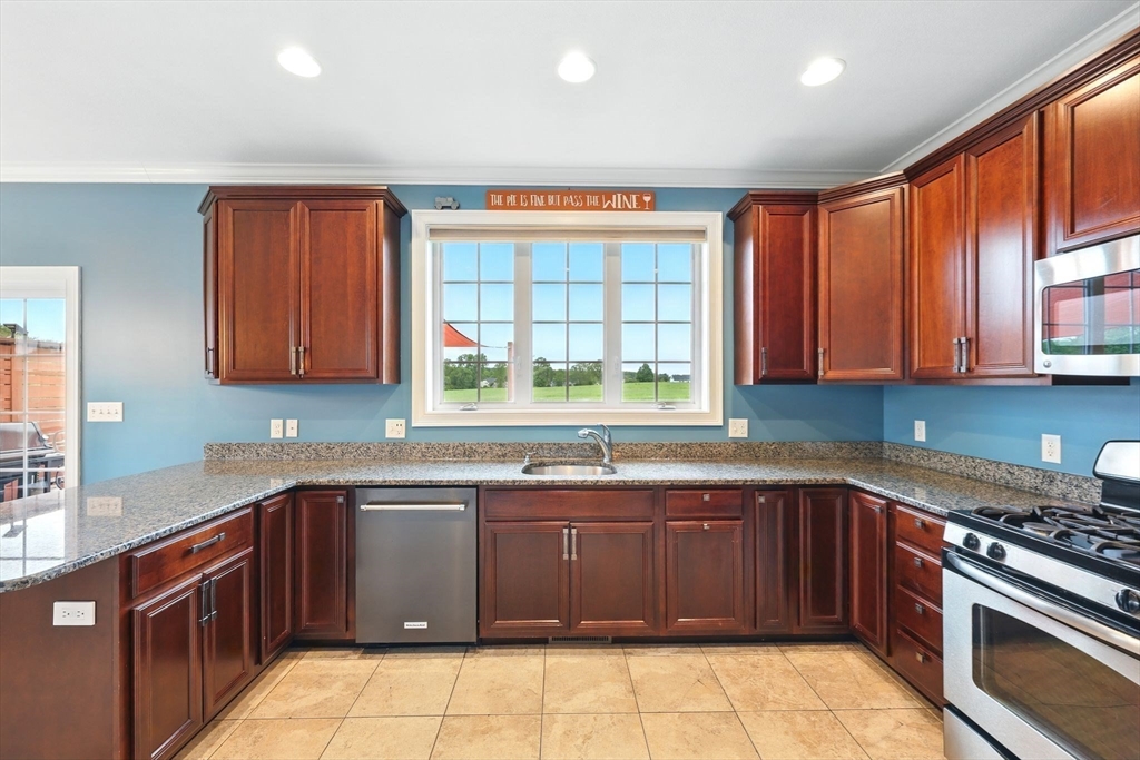 29 River Lodge Road South Hadley, MA 01075 - Photo 15 of 41