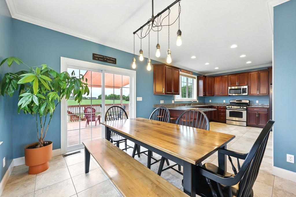 29 River Lodge Road South Hadley, MA 01075 - Photo 8 of 41