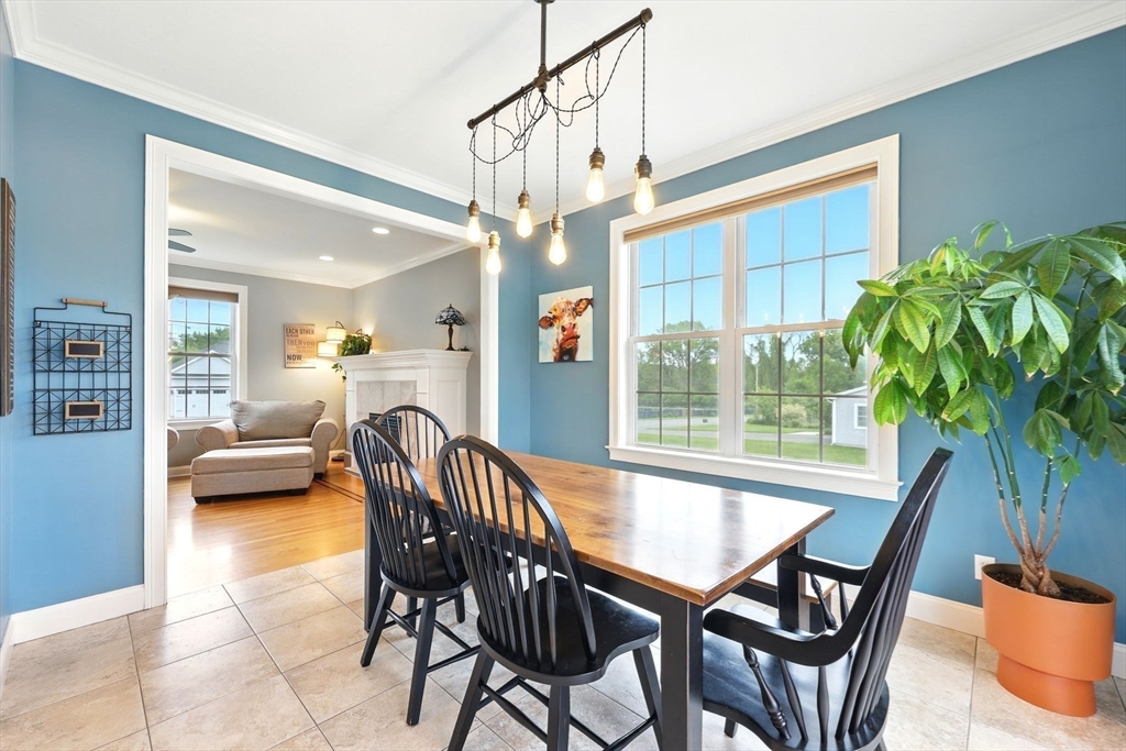 29 River Lodge Road South Hadley, MA 01075 - Photo 9 of 41