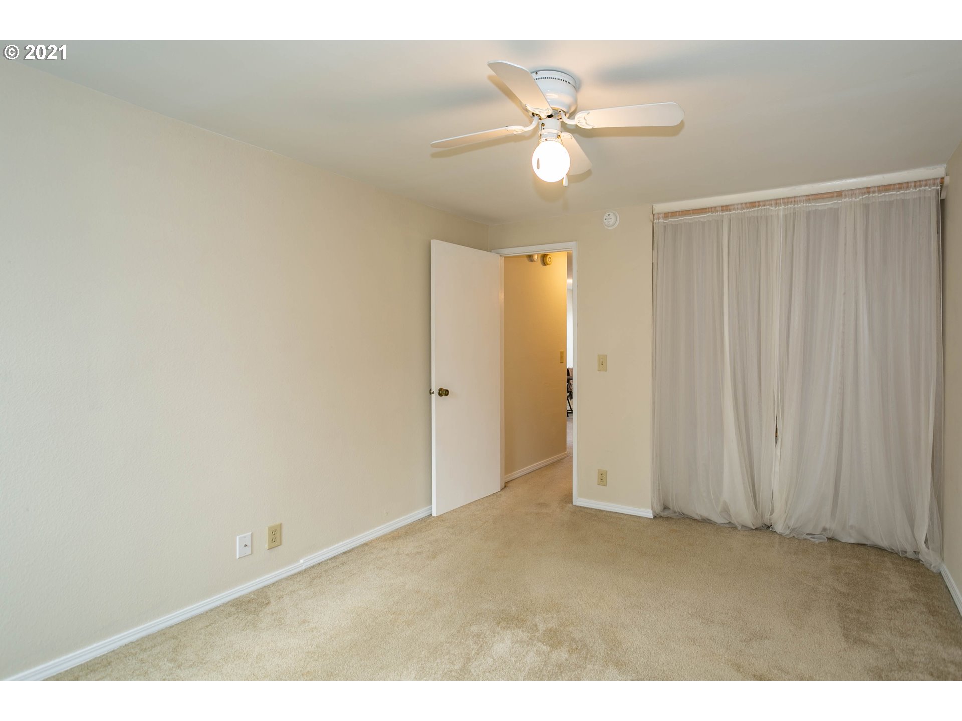 47 Eagle Crest Drive, Unit 6 Lake Oswego, OR 97035 - Photo 15 of 25