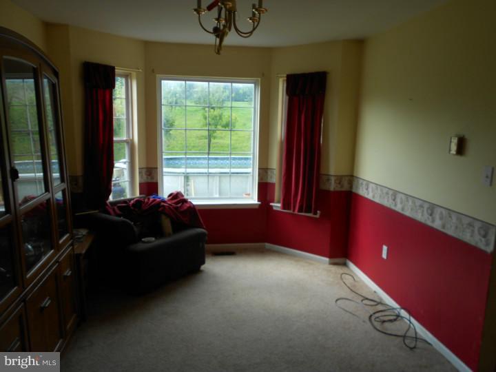 11 Birchgrove Road Newark, DE 19702 - Photo 3 of 12 Gallery Image 3
