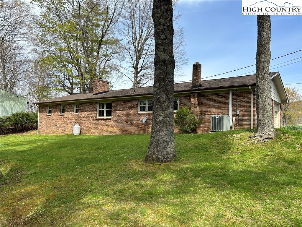 240 New River Heights Road Boone, NC 28607 - Photo 4 of 17 Gallery Image 4