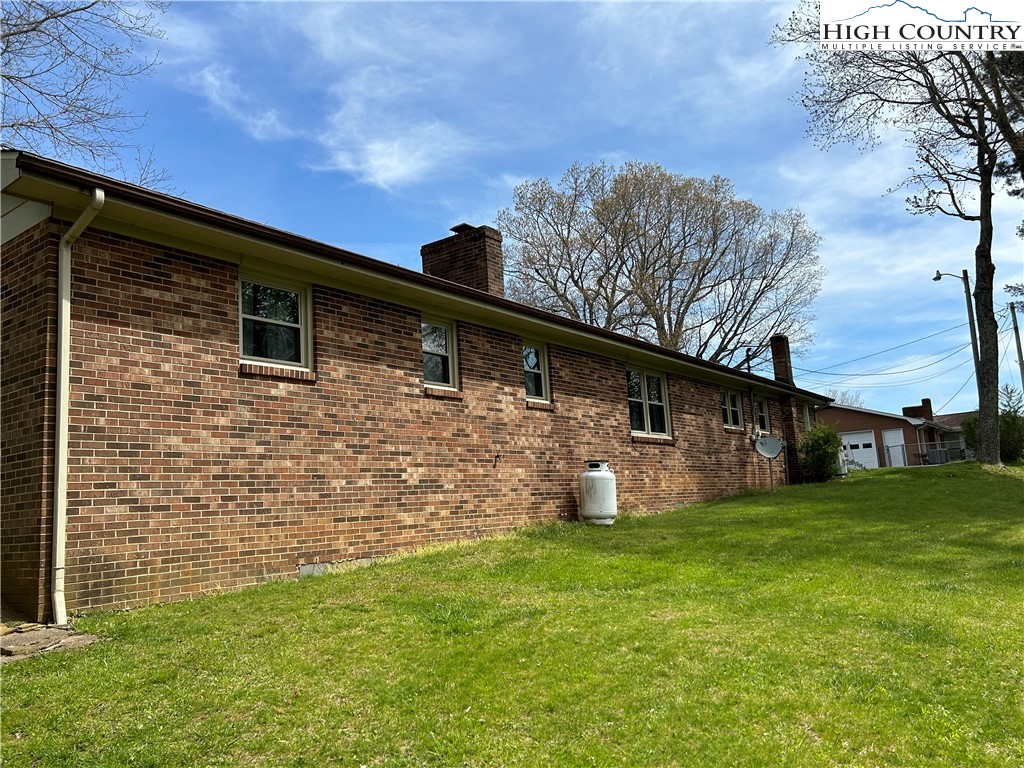 240 New River Heights Road Boone, NC 28607 - Photo 5 of 17 Gallery Image 5