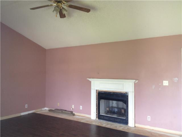 1717 Setter Road Clarksville, TN 37042 - Photo 3 of 9 Living Room