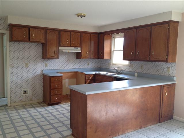 1717 Setter Road Clarksville, TN 37042 - Photo 4 of 9 Kitchen