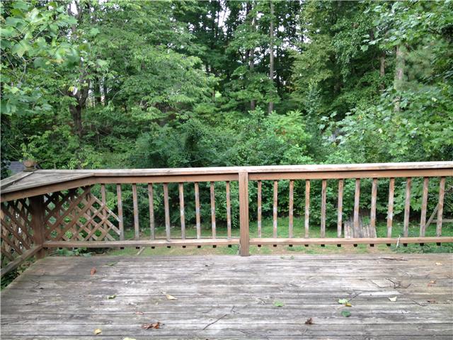1717 Setter Road Clarksville, TN 37042 - Photo 5 of 9 Back Deck