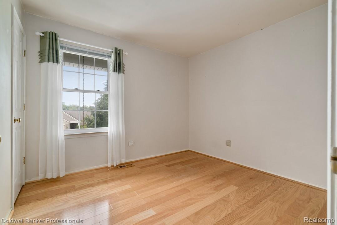 495 Bolinger Street Rochester, MI 48307 - Photo 21 of 30 495-Bolinger-St-24.jpg