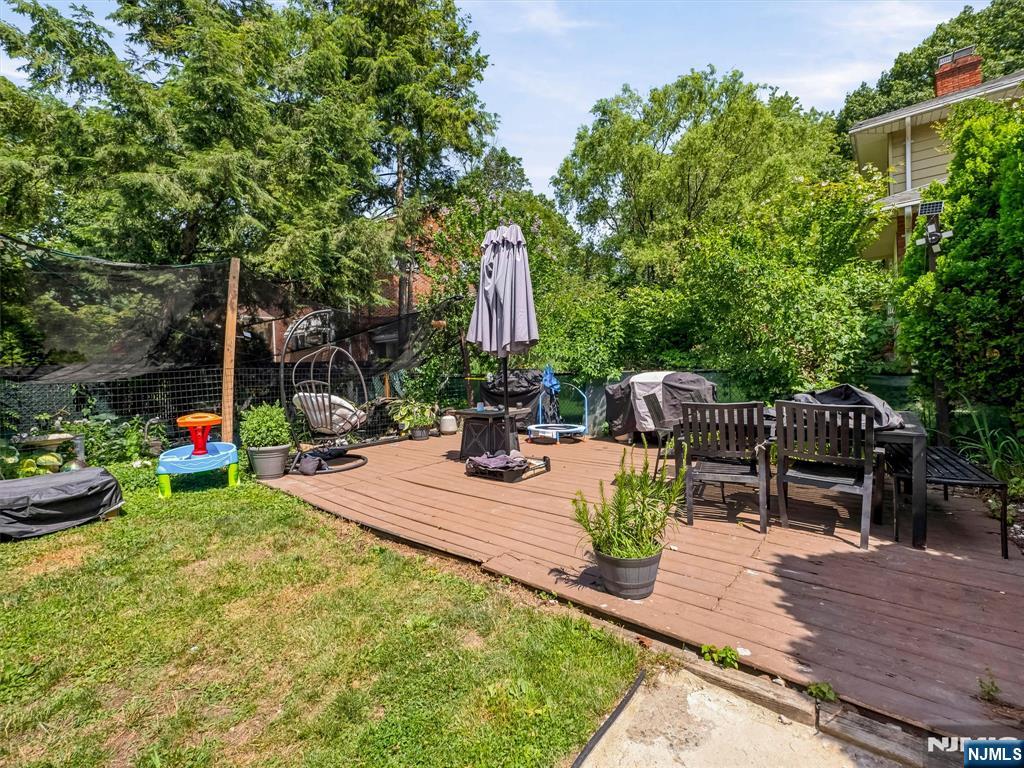 33 Prospect Street Paramus, NJ 07652 - Photo 29 of 32