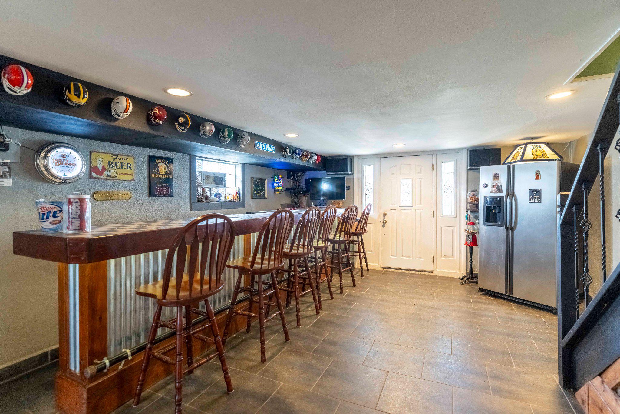 1842 Tomlinson Road Philadelphia, PA 19116 - Photo 21 of 31 a view of a hallway with seating area