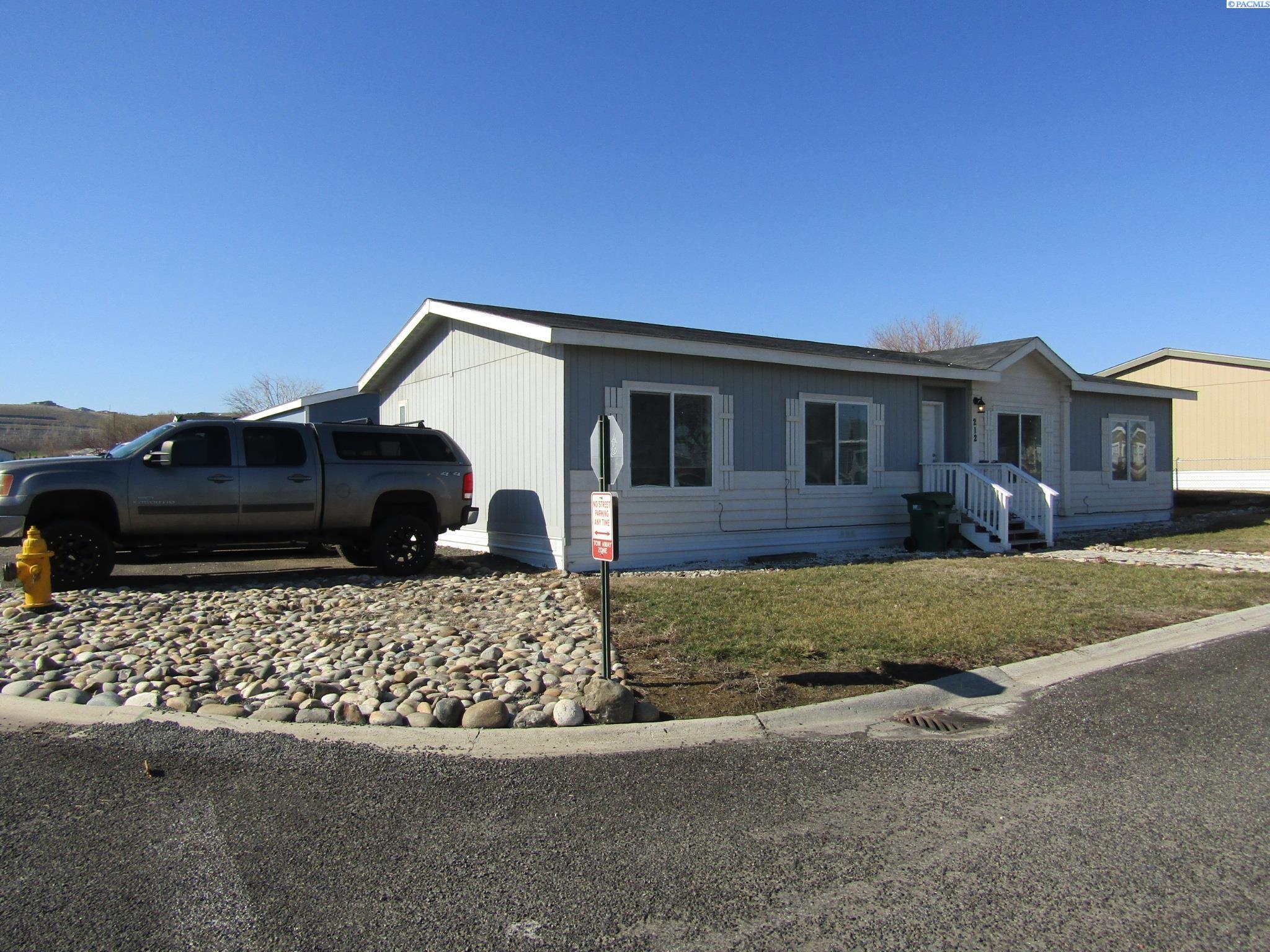 200802 East Game Farm Road Kennewick, WA 99337 - Photo 3 of 35 Gallery Image 3