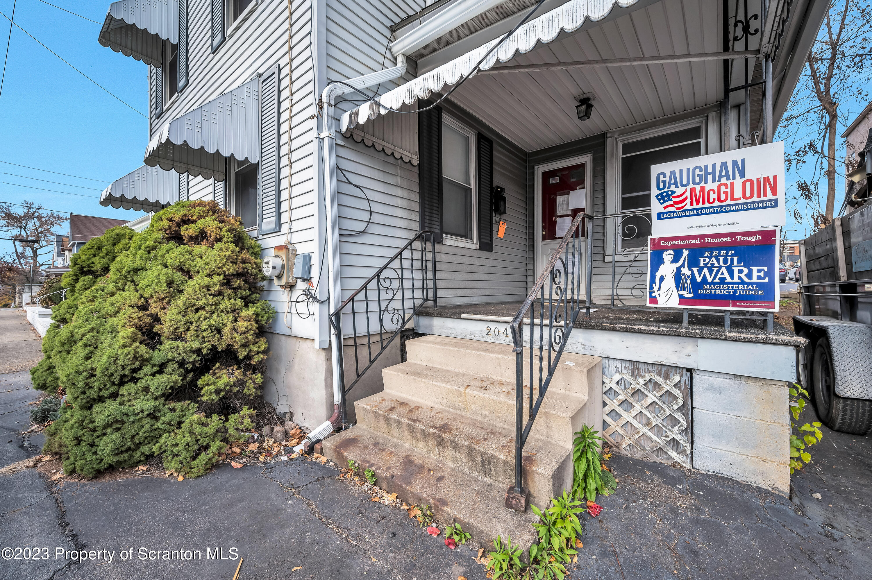 2043 Delaware Street Dunmore, PA 18512 - Photo 3 of 50
