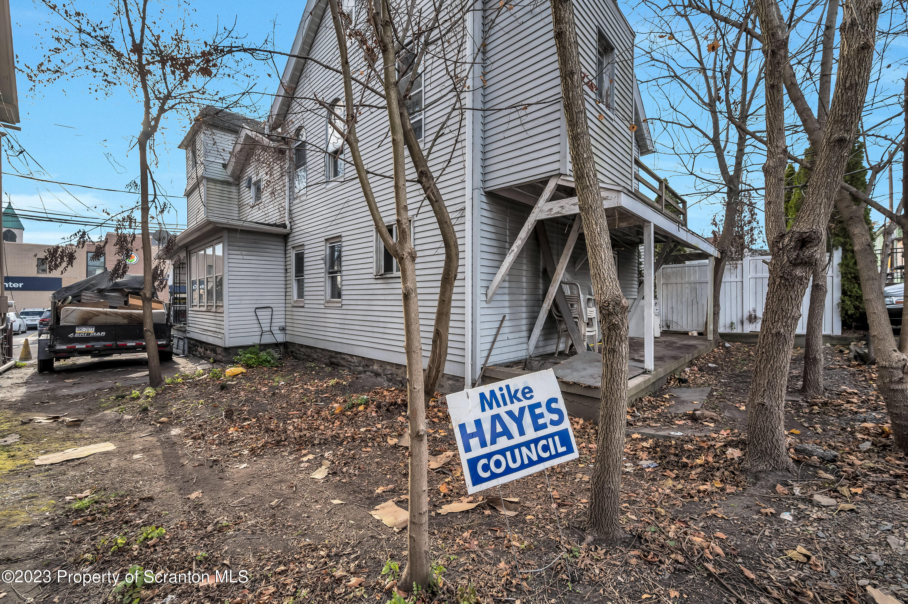 2043 Delaware Street Dunmore, PA 18512 - Photo 4 of 50
